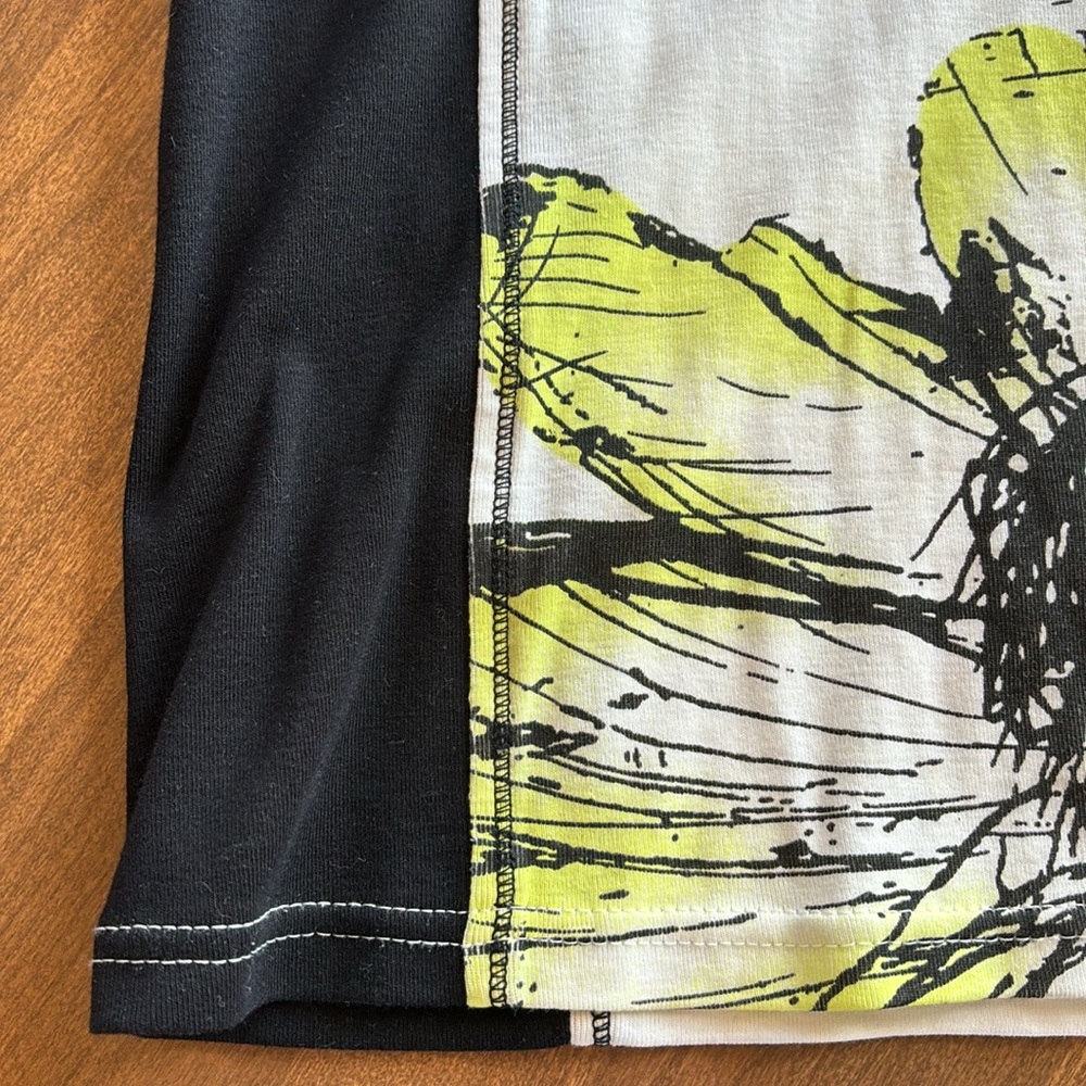 Variations Short-Sleeved Top, Size Small - Picture 5 of 5
